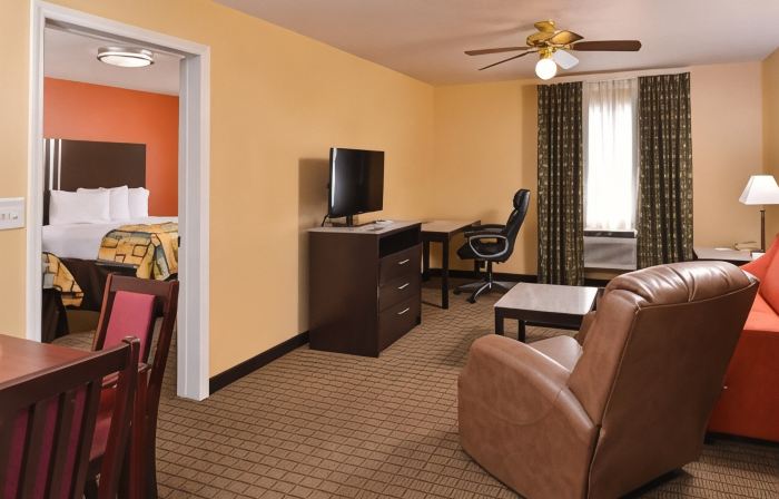 Douglas Inn & Suites