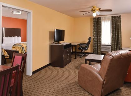 Douglas Inn & Suites