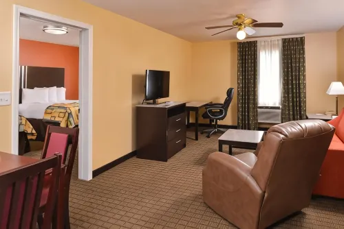 Douglas Inn & Suites