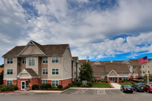 Residence Inn Milford - parking