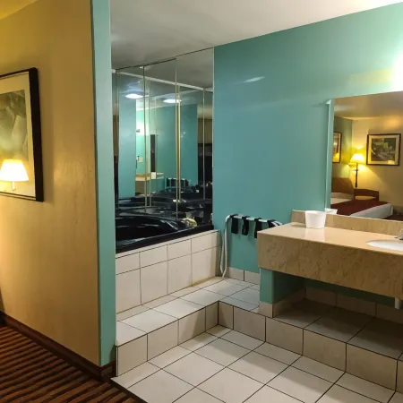 Budget Host Inn