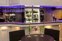Ambassador on Ruthven - bar