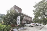 Hadong Yeongbingak - parking