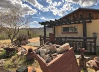 Clever Rabbit: 5-Acre Retreat Joshua Tree National Park with Starlink Internet - بوتيك