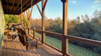 Mountain Views All Year! Charming 3-Bed Cabin Just Minutes from Downtown - Alppimaja