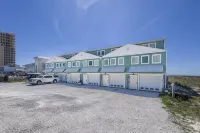 SPECTACULAR VIEWS!-Luxury Beachfront Townhome with DIRECT Ocean Views! - Wifi