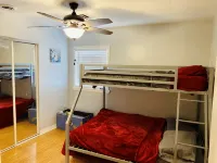 Lovely Seaside Park Getaway - Walk to Beach & Bay - Parking, Patio, BBQ - Apartments