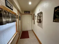 The Bear Den - Lovely 2 Bedroom 1 Bath home close to skiing, snowmobiling & more