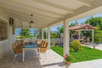 Private pool villa with water massage pool and sea view roof garden - 3 estrellas