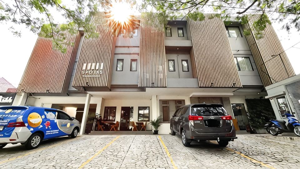 Spot 43 Cafe and Hotel