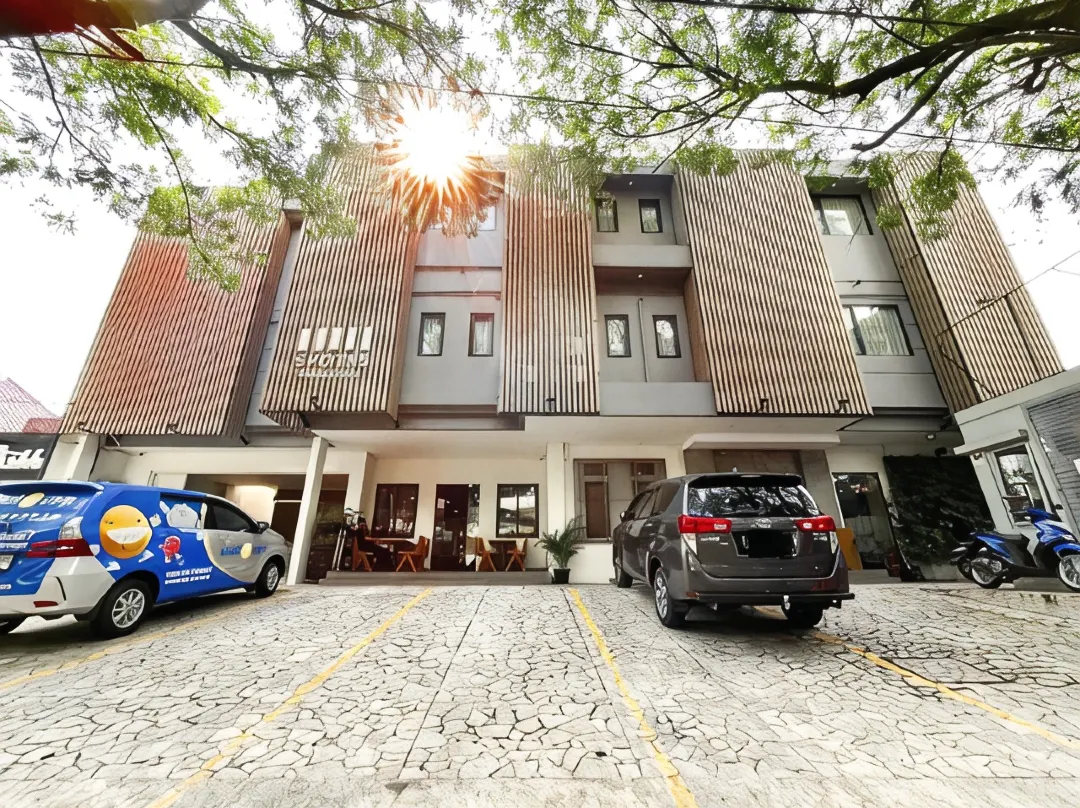 Spot 43 Cafe And Hotel - Bandung
