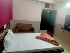 New Yatrik Hotel