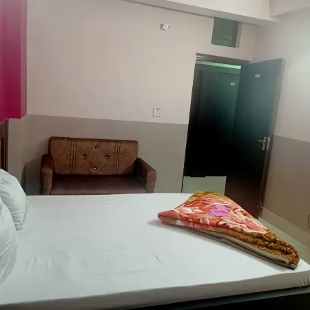 New Yatrik Hotel