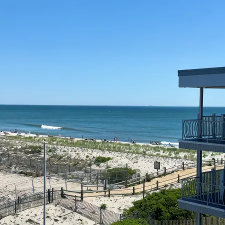 2BD 2BTH - OCEANFRONT & POOL Amazing Bay and Park View