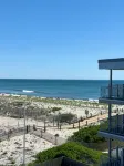 2BD 2BTH - OCEANFRONT & POOL Amazing Bay and Park View - 홈스테이