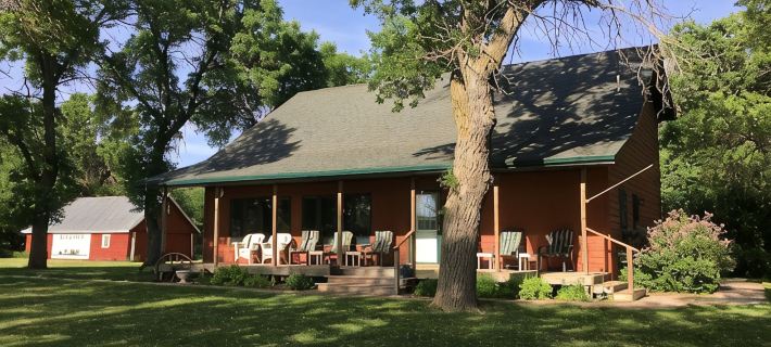5 BR/2.5 BA Hunting & Fishing Lodge Hotels in Codington County
