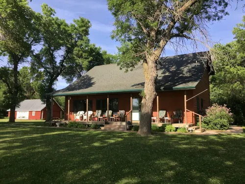 5 BR/2.5 BA Hunting & Fishing Lodge - familiares