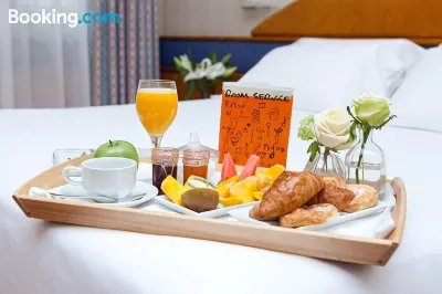 Agumar Hotels near Retiro