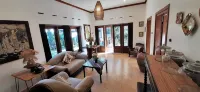 Omah Opa Villa - Bintang 1