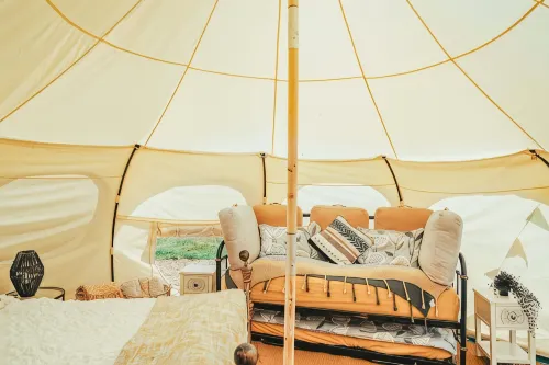 Luxury Tent-Peaceful Meadow-Firepit-Superb Views.Dogs WiFi-Beaches 10 Mins Sauna - 3-Star