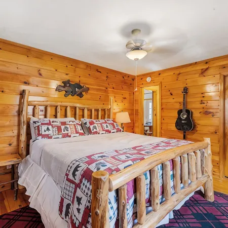 Mountain Views, 3 king beds, ready for Multi Couples get away!!! Fido too!!!