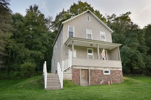 Cozy & Peaceful 3Br Retreat – Porch, Creek Sounds & Wildlife Views - 3-Star