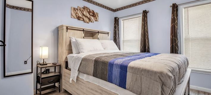 Charming 3-Br House in lovely Buffalo with AC, WiFi & Free Parking Hotels in Buffalo
