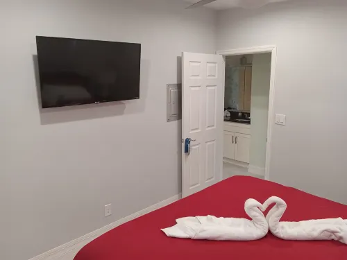 Second floor Apt D 1 mile from waterfront and downtown. Just 2 miles from beach! - Condos