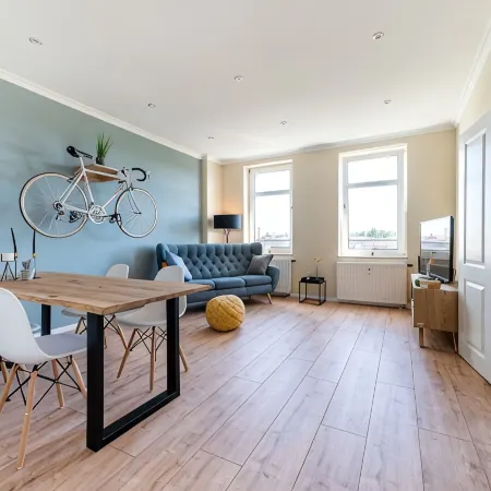 Stylish old building apartment with 2 bedrooms - 200m to the Elbe - close to the center