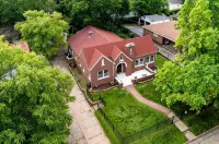 Luxury Spacious Historic Home - College Hill - 2mi. to Downtown - Boutique