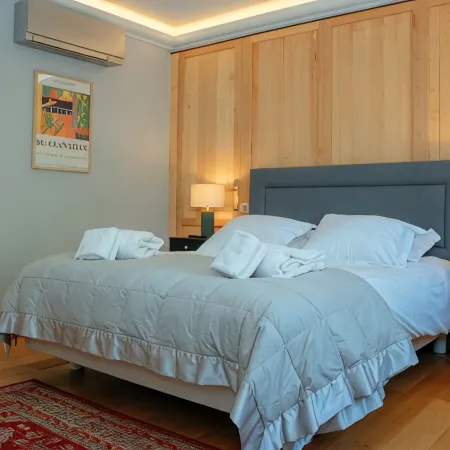 Superb Apartment, Tourism, 135m2, Downtown But Quiet.