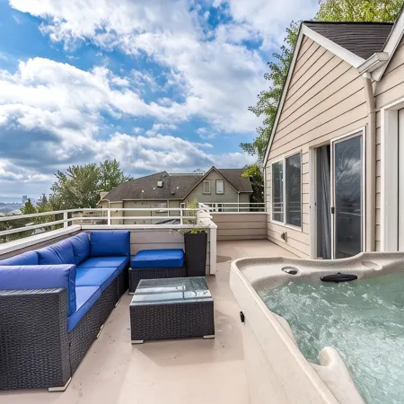 Majestic Views with a Hot Tub!