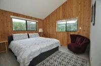 Bodega Bay Gem: 180° Ocean Views, Hot Tub, Man Cave & Family Vibes – Sleeps 12 - Balkoner