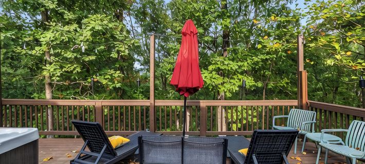 Cozy 4bd lakefront home in Lake Lanier w/ HotTub, FirePit, Private dock, Wifi Hoteles en Condado de Hall