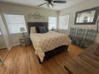 Tulare’s RARE FIND with a pool! Located in the Heart of California’s farmlands! - 3 ดาว