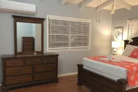 Large family villa with ocean view and gardens Hotels in 
