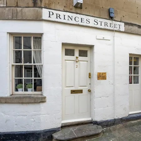 Spacious Luxury Georgian Townhouse in the heart of Bath