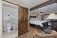 Mammoth Condo, 2 Beds+ 2 Baths, Next to Canyon Lodge-Mammoth Ski & Racquet Club - 4 tähden