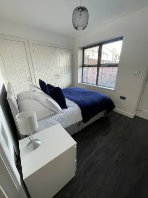 Cozy Ground Floor Flat in Sutton with Parking Space free and Pets Friendly