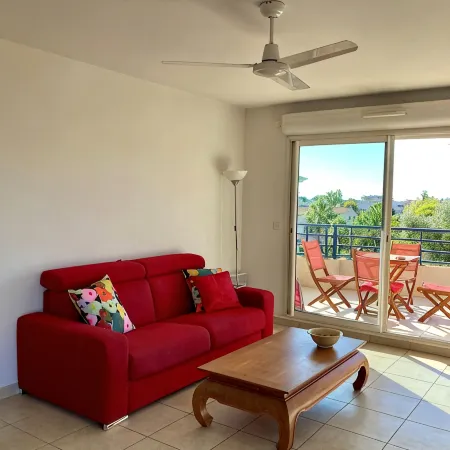 Terrace, pool, air conditioning, sea view, near beach, sleeps 4, Antibes
