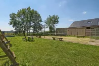 Blingbling Heropgebouwde Studio in Prachtige Natuur bij Werk aan het Spoel Отели в г. 