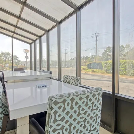 Regency Inn & Suites