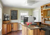 Oakhurst Inn at the University - bar