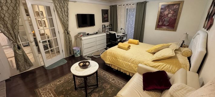 Large Relaxing Family Retreat In The Hudson Valley with Theatre and Gazebo Hotel di Fishkill