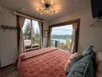 Tiny House on Hayden Lake with beach access and hot tub - 4-Star