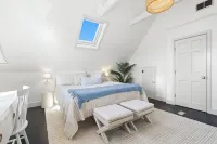 West of Town, a quiet corner of luxury - balcony