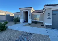 Great for traveling for work or a vacation.  Spacious 4-bedroom house in Kingman - 4-Star
