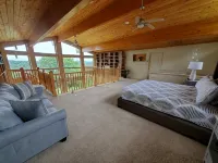 BREEZY & LUCKY'S: Lakeview Home & Cottage on 5 Acres! Close to Marina.
