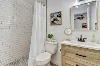 Beautifully Remodeled Townhouse Steps from the Shore – Pool & Garage Included - 4-Star