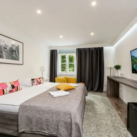 Tia Apartments and Rooms